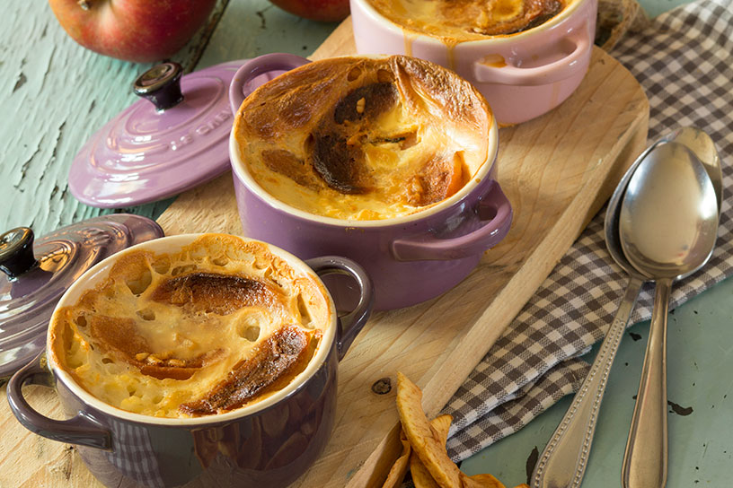 Drie schaaltjes met rijstepap uit de oven
